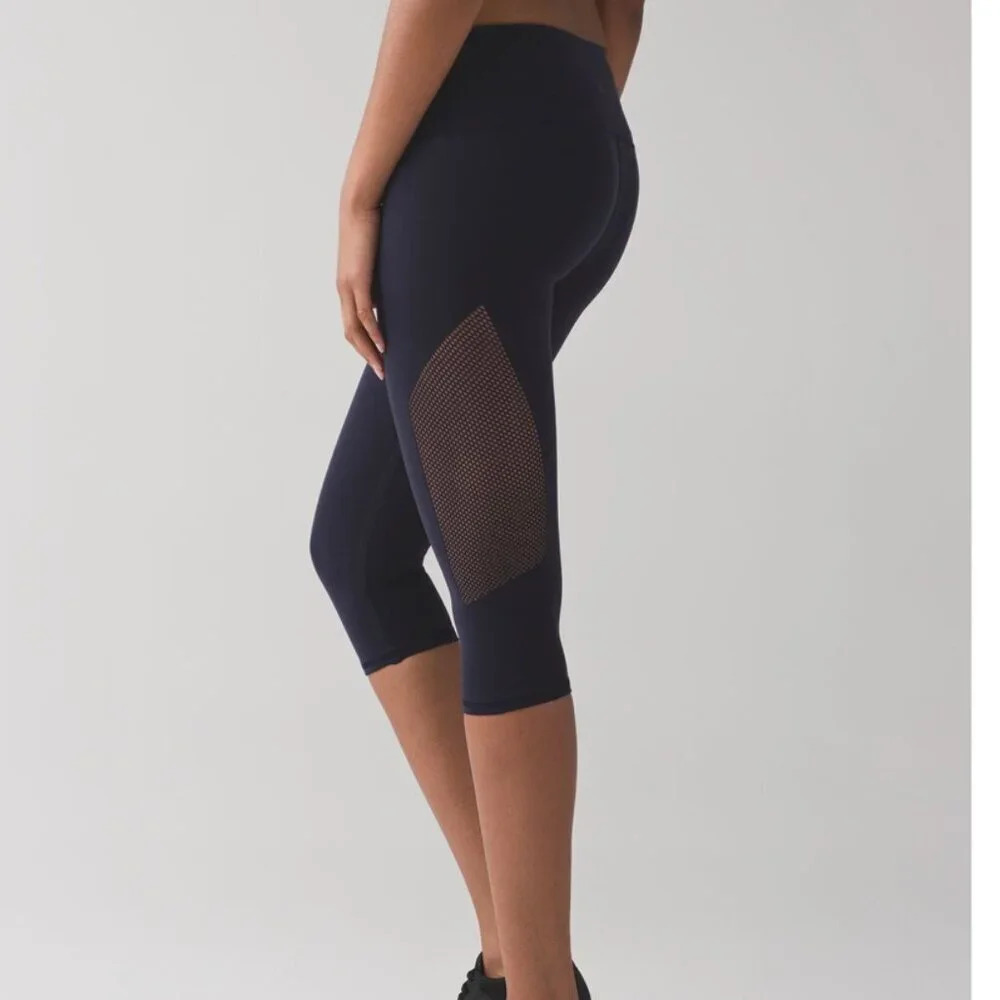 LULULEMON Reveal Crop (15") Midnight Navy Size S